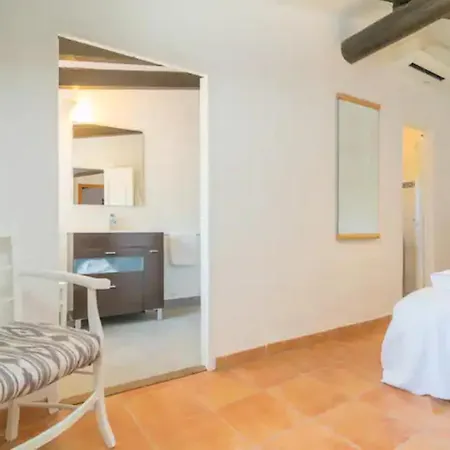 Casa Margarita, Casa Con Piscina En *
